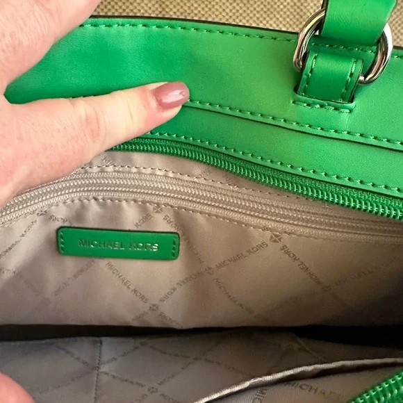 Palm Green Michael Kors Samira Large Pebbled Leather Tote Bag--"Palm Green" - Picture 8 of 8